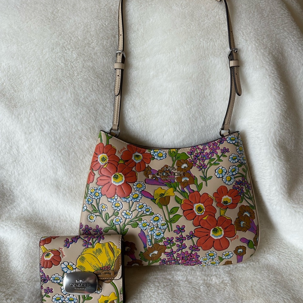 🌺NWOT COACH Floral Crossbody/Shoulder Bag and Wallet Set🌺*AUTHENTIC*